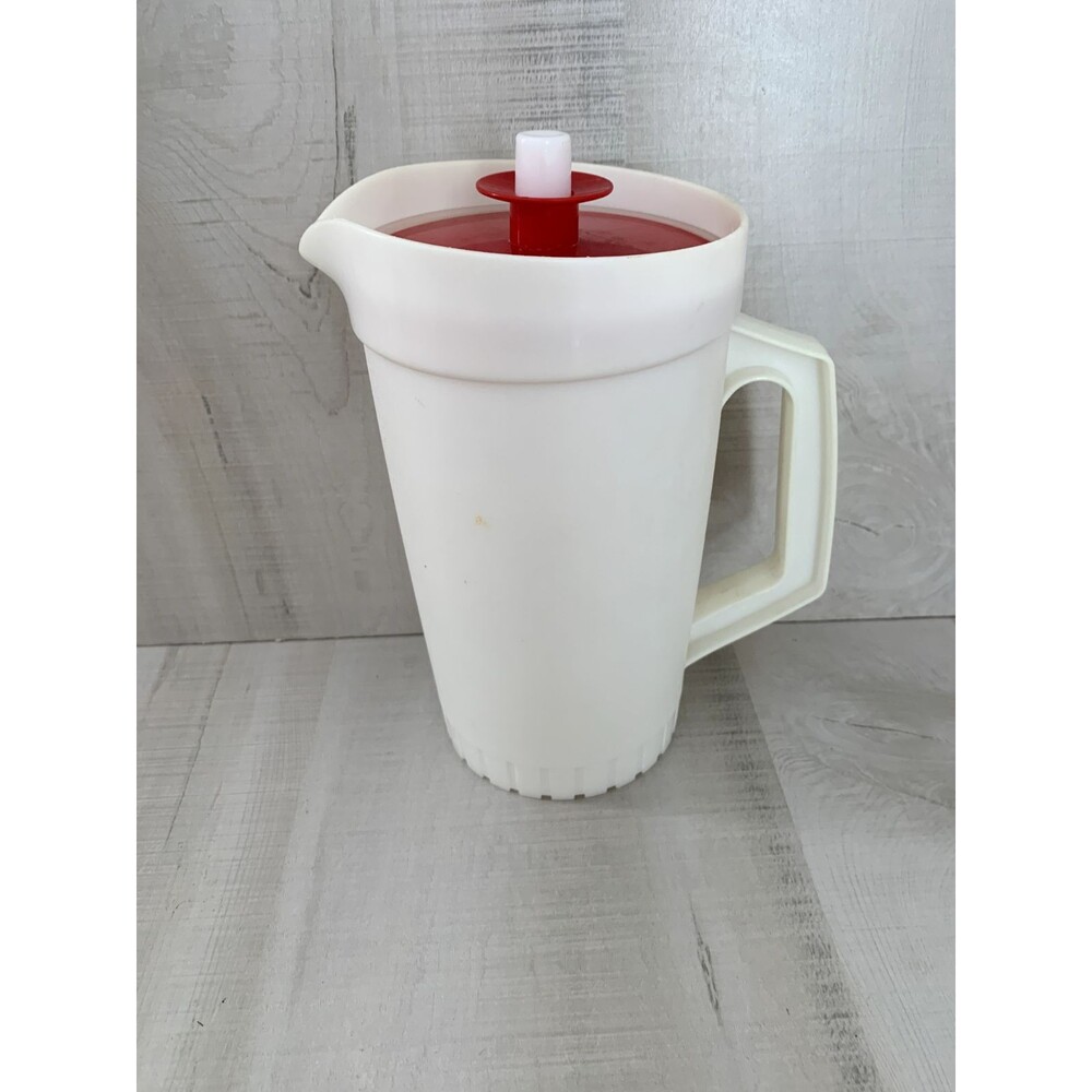 Vintage Tupperware White 1.5 Quart Pitcher Red Button Lid 874-7 Good Condition